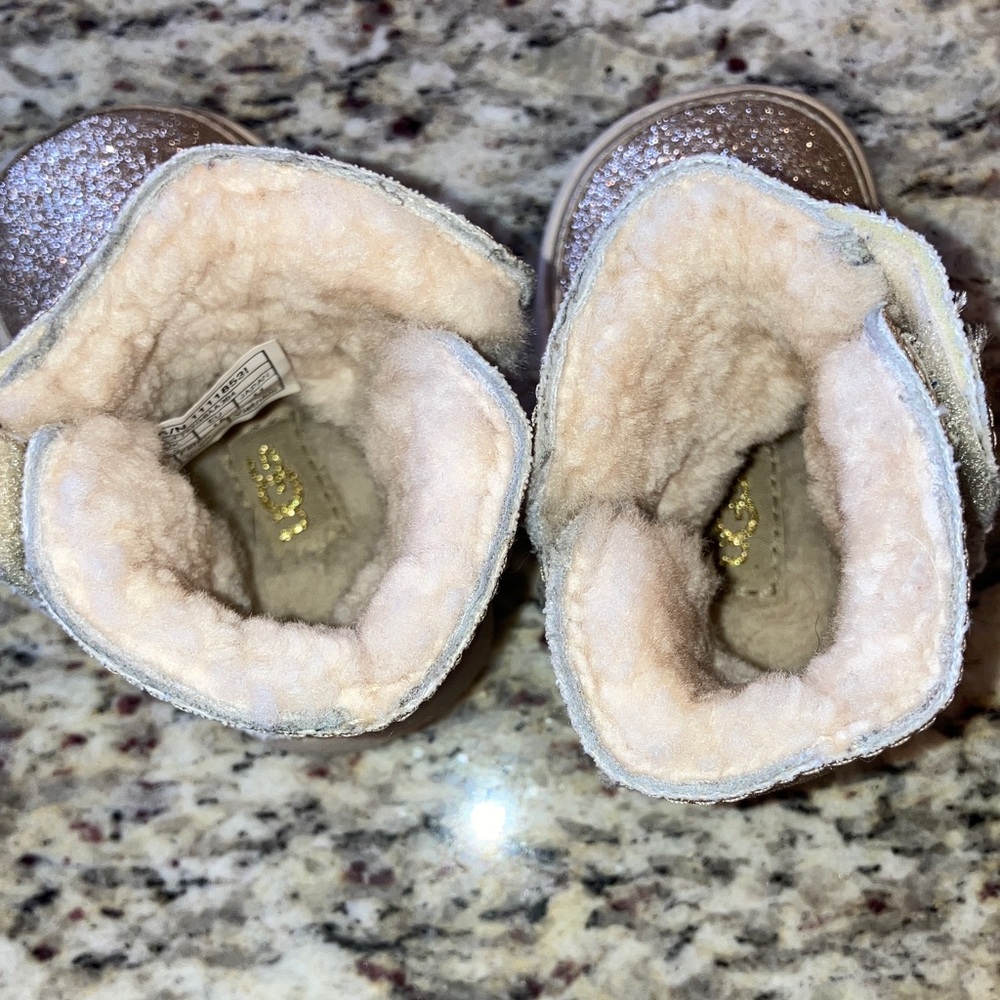 UGG Toddler Girls Gold Glitter Boots Size 2 Shearling Lined Velcro Closure - Picture 5 of 8